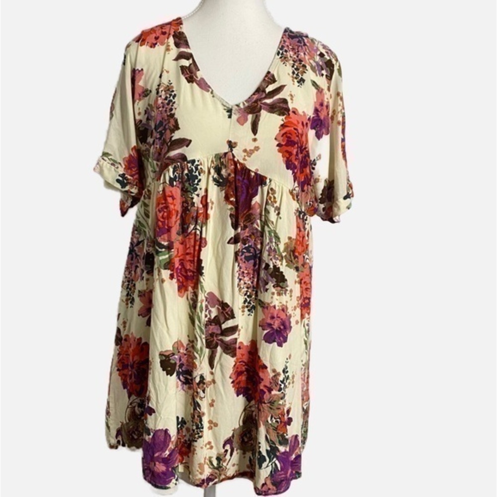 Andree by Unit Ivory Floral Short Sleeve Dress